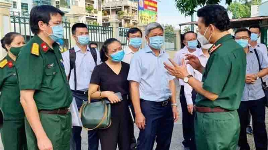 Deputy Health Minister inspects COVID-19 treatment in HCM City